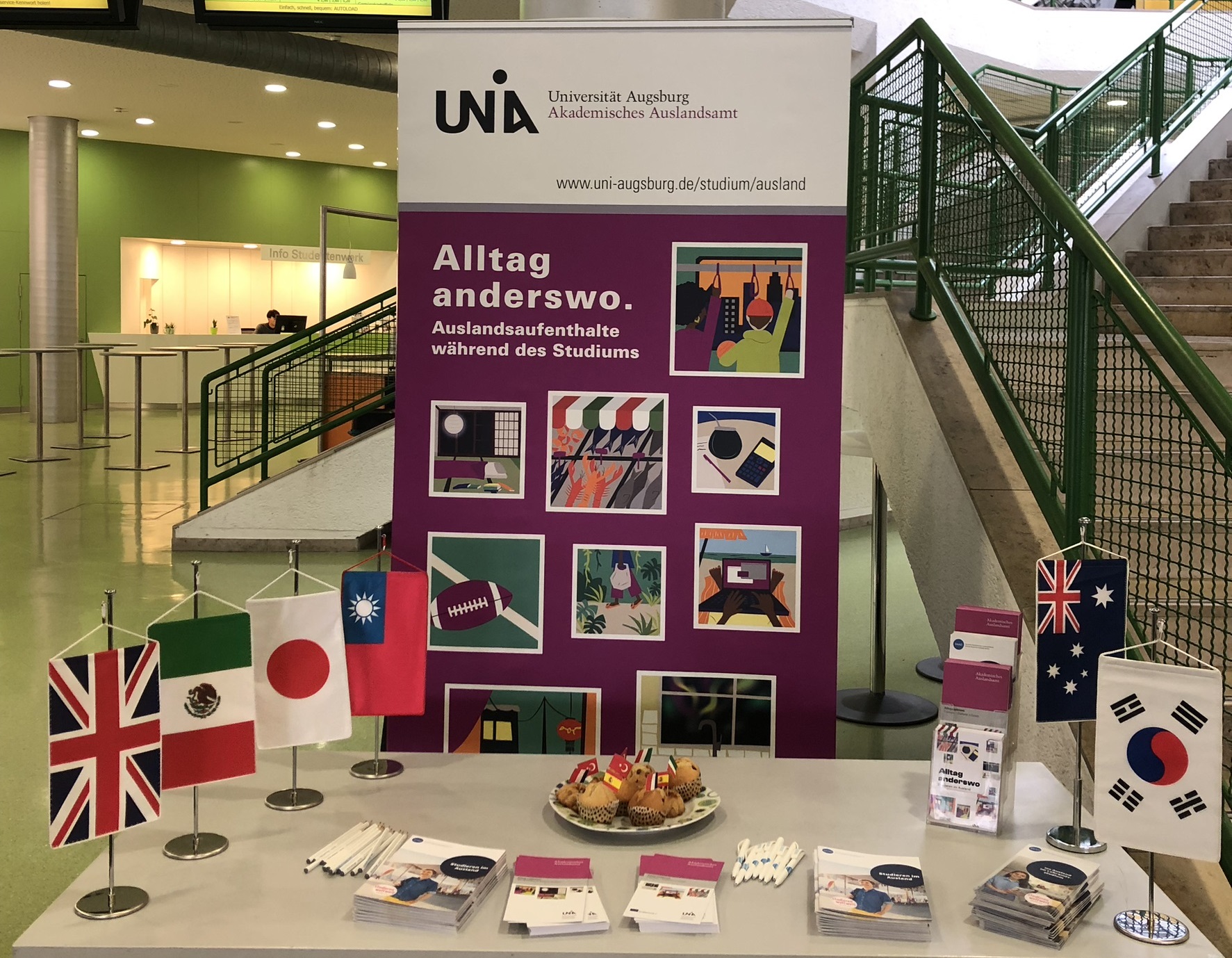 Abbildung des Informationsstandes des AAA in der Mensa