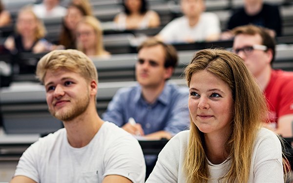 Wiwi-Studierende im Hörsaal