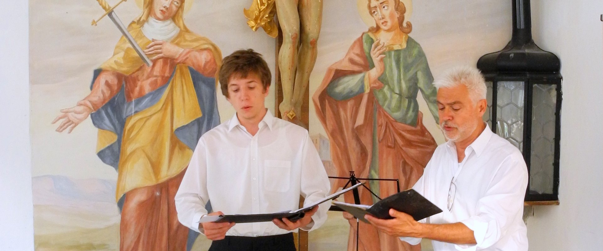 zeigt zwei Vortragende beim Wandelkonzert Tod und Musik am 24.06.2016 in Buxheim