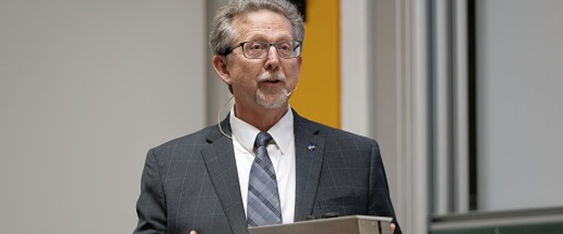 Speaker Dr. Green Chief Scientist Nasa