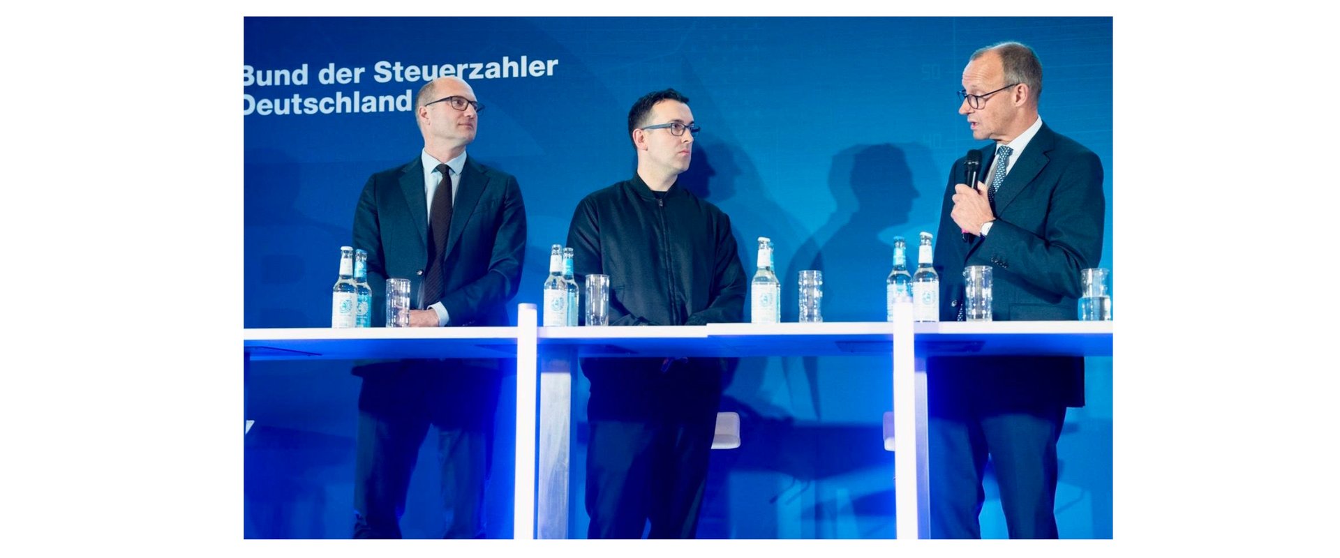 Steuerzahlerkongress 2024, Diskussion mit (v.l.n.r.) G. Kirchhof, F. Walter (Steuerfabi) und F. Merz (Bild: BdSt)