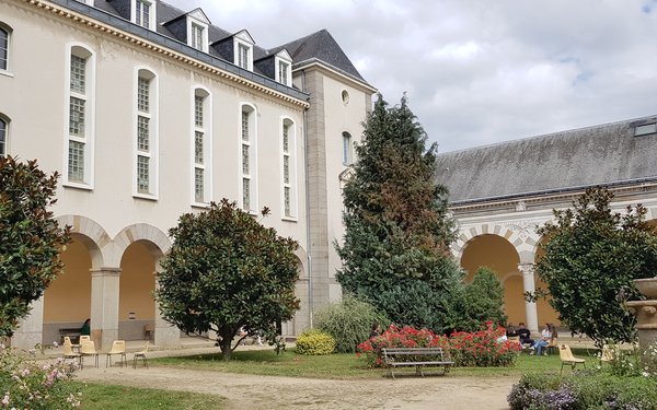 Bild von einem Geb?ude der Universit?t Rennes