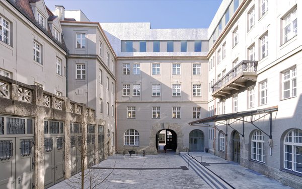 Innenhof Grottenau Richtung Nord