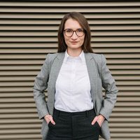 Dr. Julia Hagelschuer