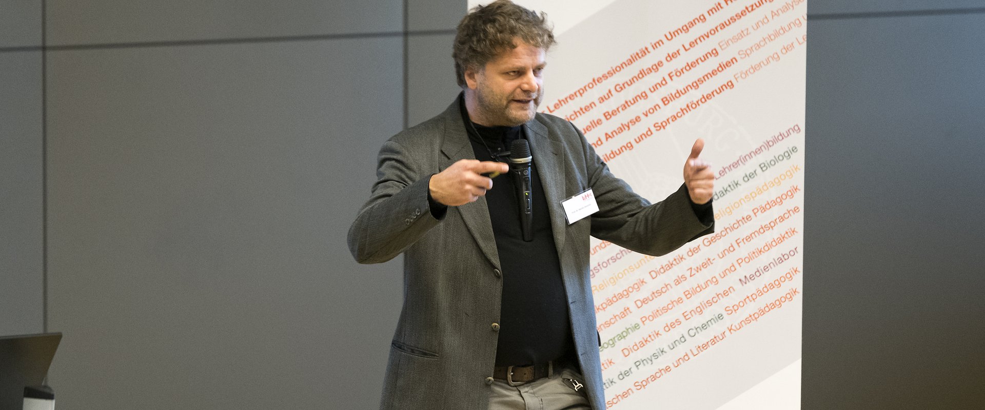 Heinrich-3_-Symposium.jpg