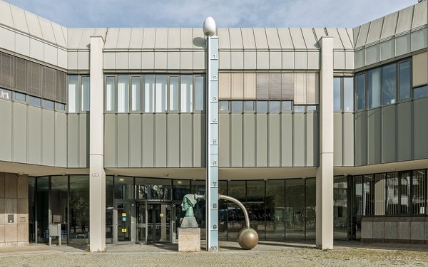 Auf dem Foto sieht man das Kunstwerk Archiva 87 von Jürgen Goertz