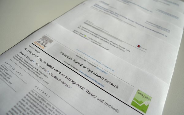 Verschiedene Paper, die von Mitarbeitern des Lehrstuhls verfasst wurden