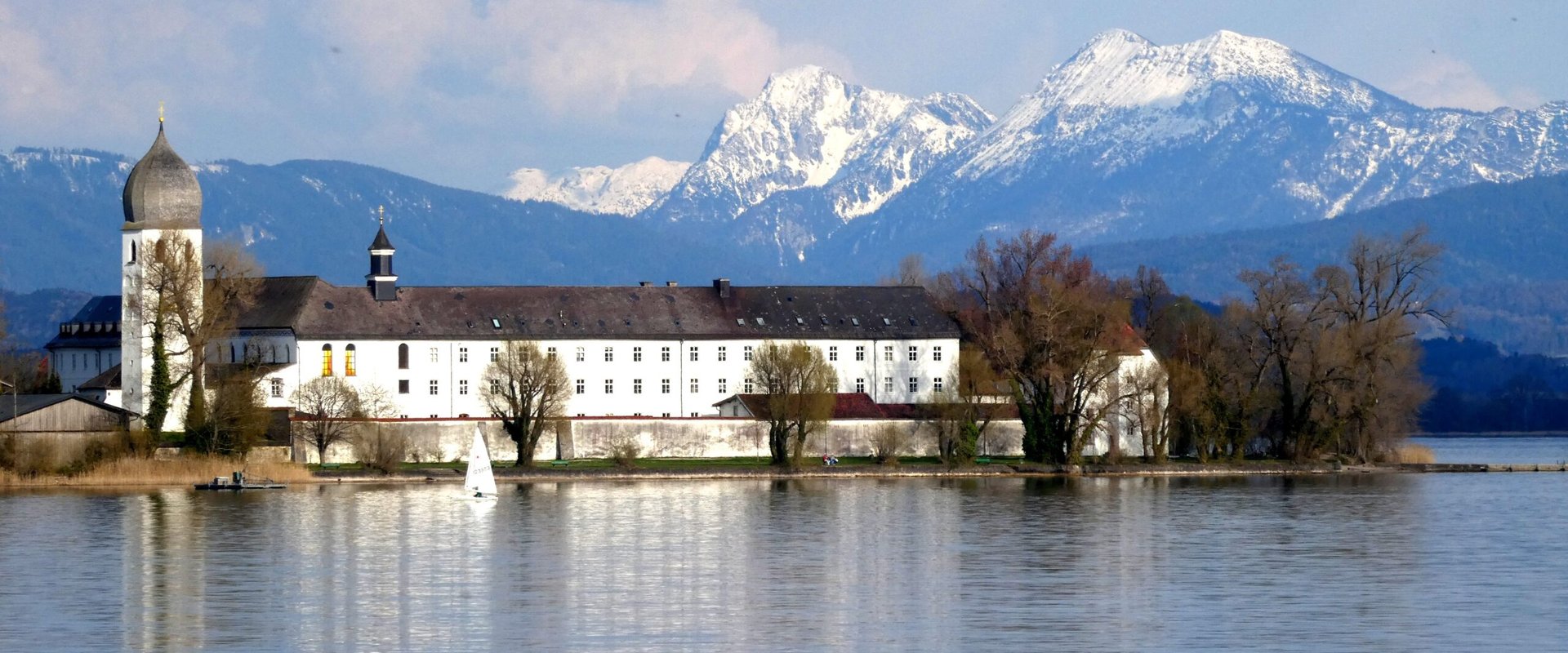Blick auf die Fraueninsel im Chiemsee