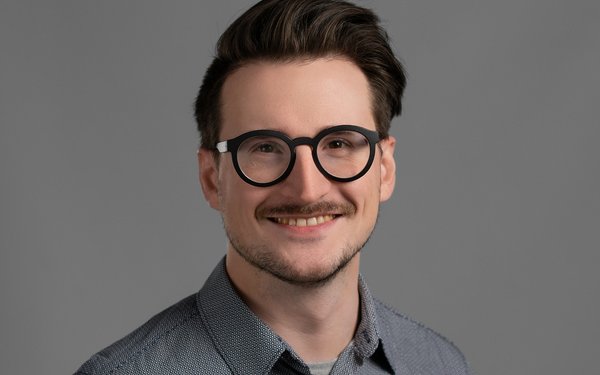 Portraitfoto von Jakob Kottmann im Standardformat der Universität Augsburg