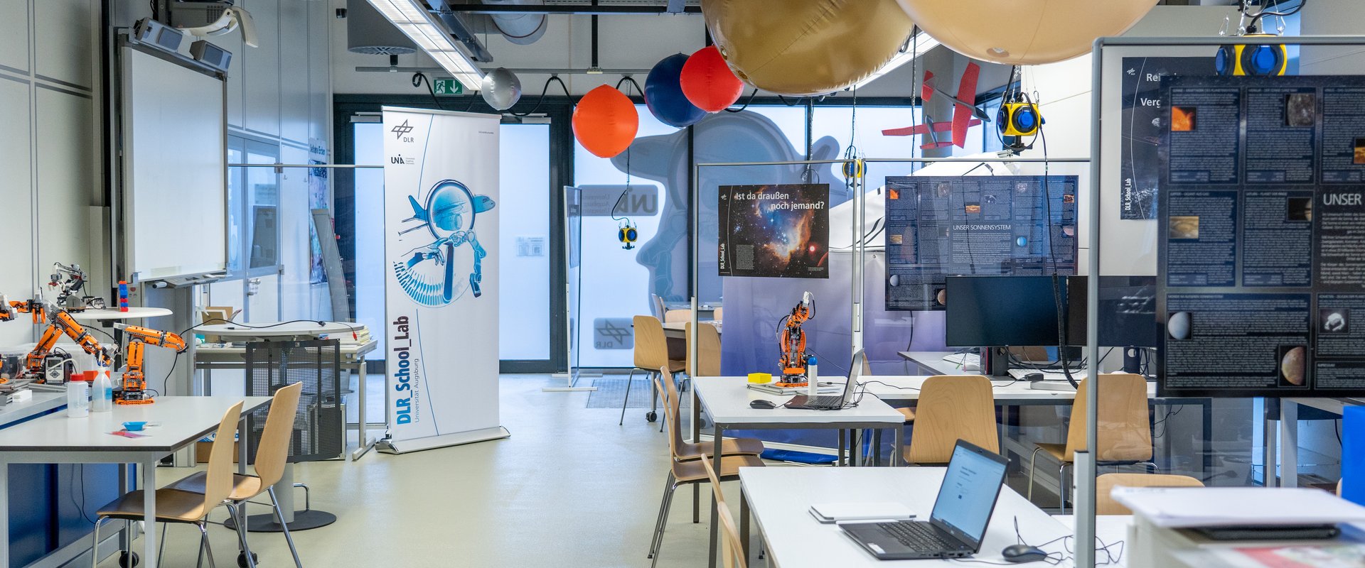 DLR_School_Lab_(01)