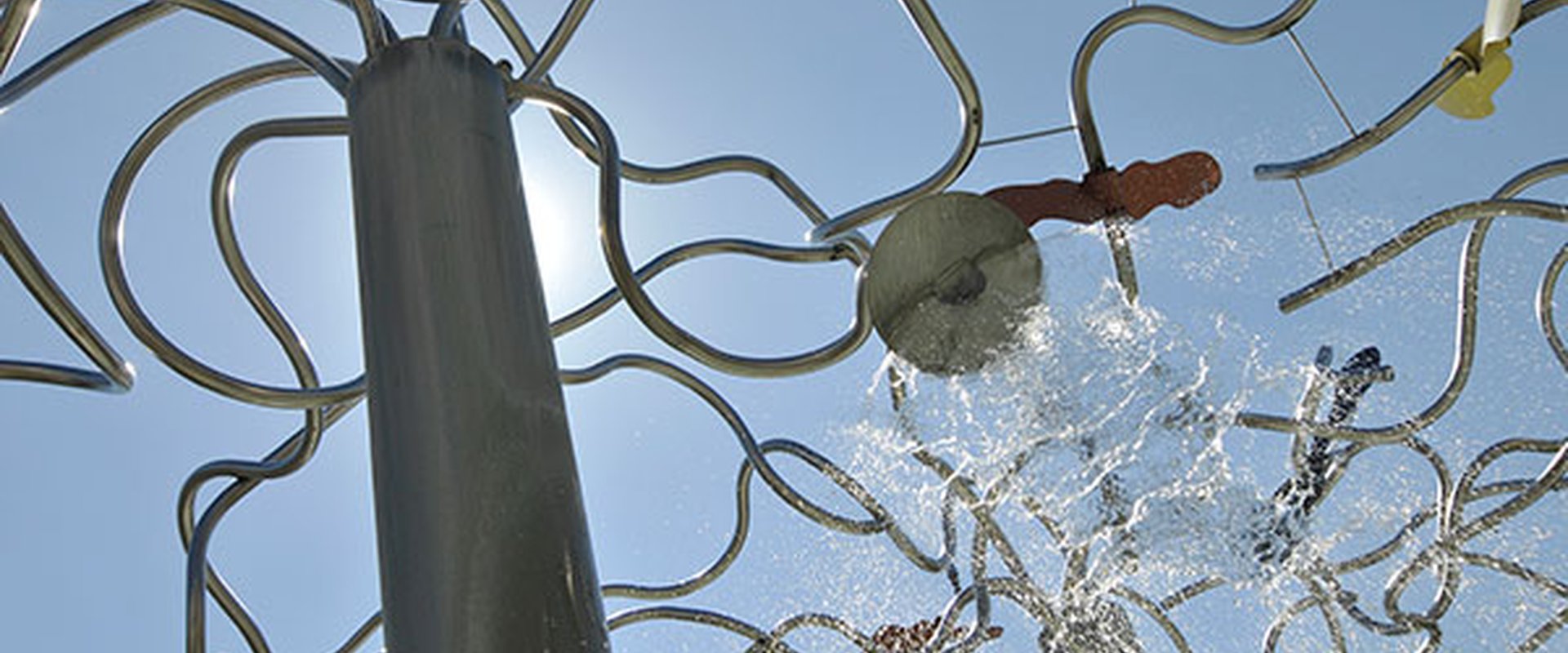 wasserfontaene_nahaufnahme_sonne_wasser