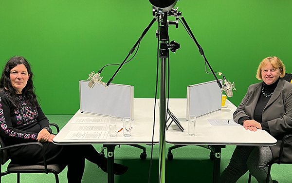 Podcast mit Prof. André und Universitätspräsidentin Prof. Dr. Sabine Doering-Manteuffel