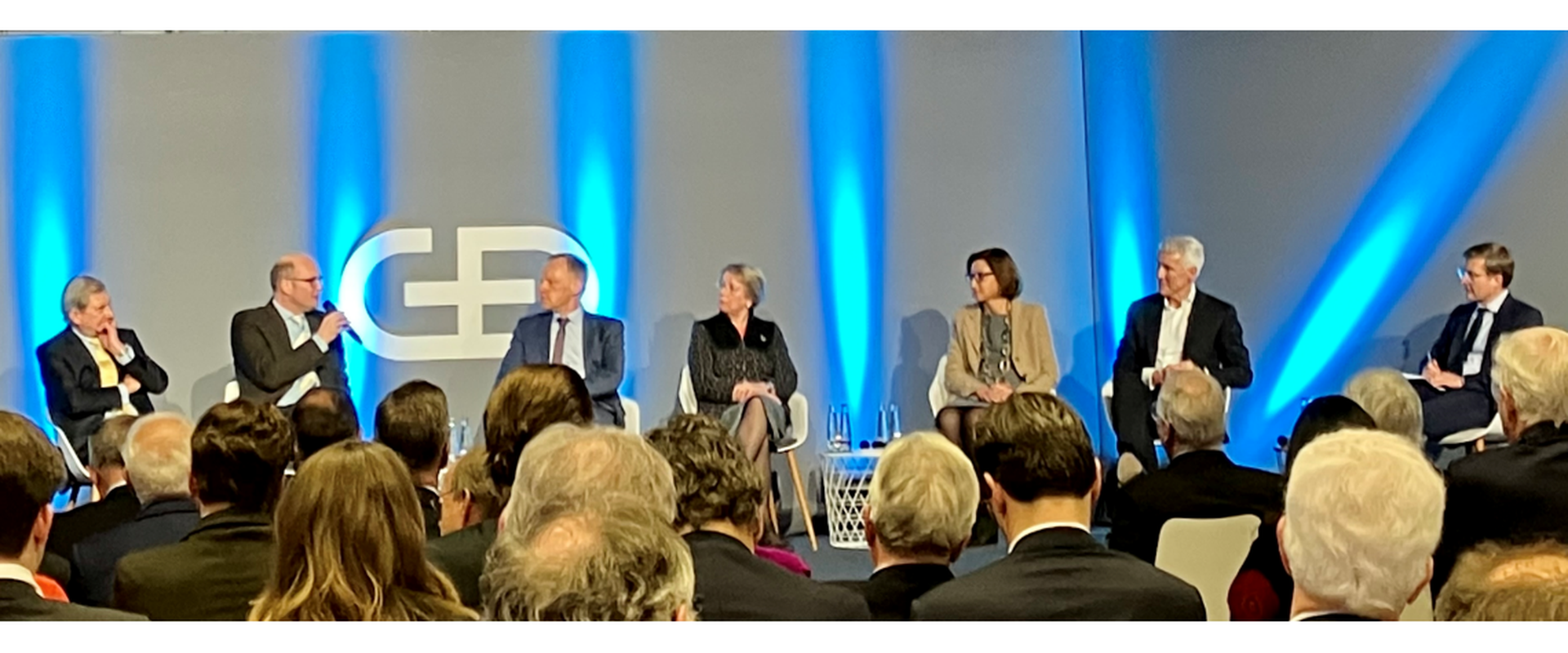 Münchner Europa Konferenz mit Kommissar Hahn, Prof. Fuest, Prof. Niehuss, M. Suckale, R. Wintergerst und Prof. G. Kirchhof am 16.02.2023