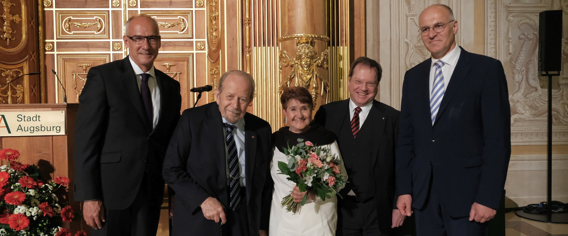 Foto der Preisverleihung des Mietek Pemper Preises an Teresita Gaviria