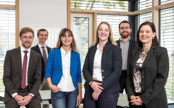 Gruppenbild Lehrstuhl Professor Lutzi
