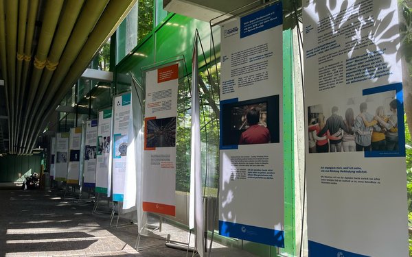 Wanderausstellung Wege aus der Sucht