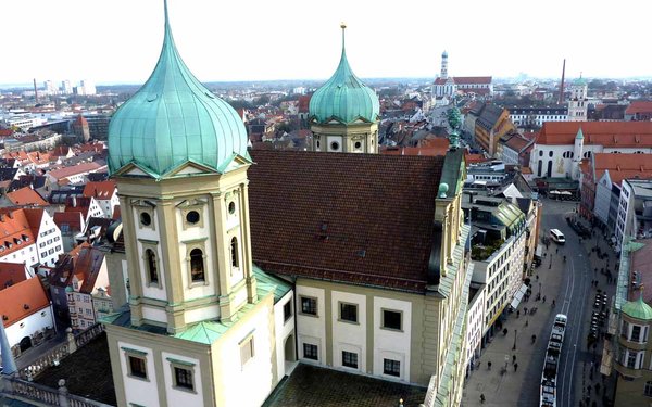 Rathaus, Blick in die Maximilianstraße