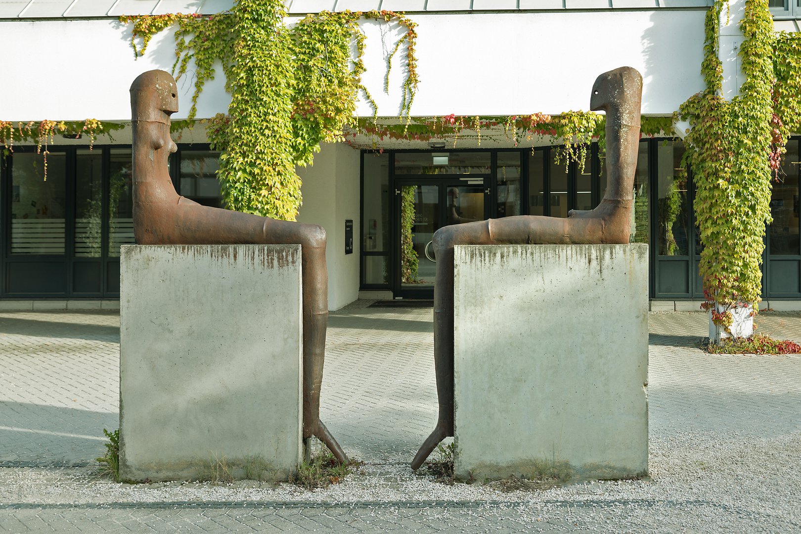 Lothar Fischer: Mann und Frau, sich gegenübersitzend, 1983