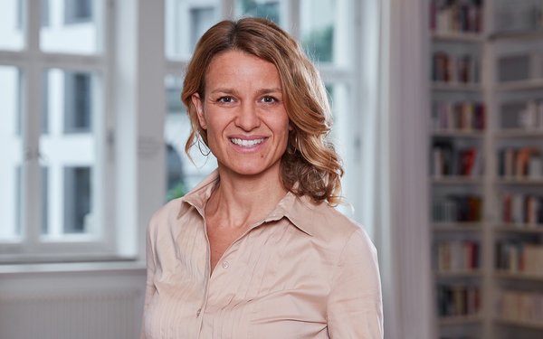 Portraitfoto von Frau Professorin Dr. Klass