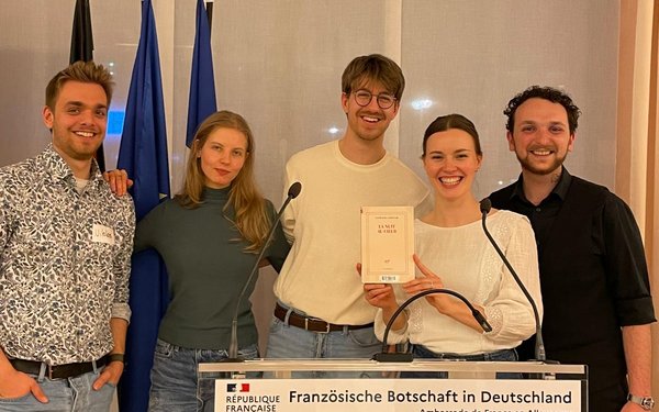 Studenten beim Prix Goncourt in der französischen Botschaft