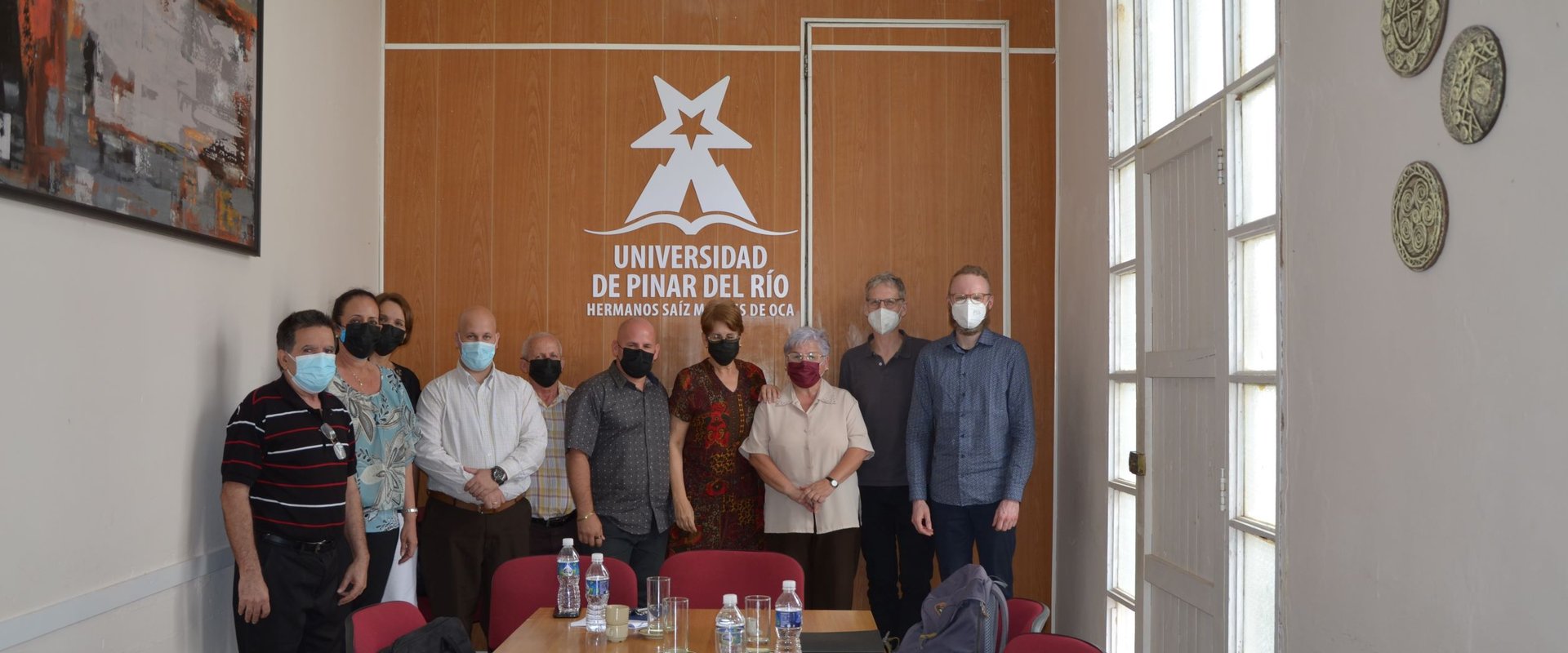 Prof. Dr. Matthias Schmidt und Dr. Niklas Völkening mit ihren Gesprächspartnern der Universidad de Pinar del Río