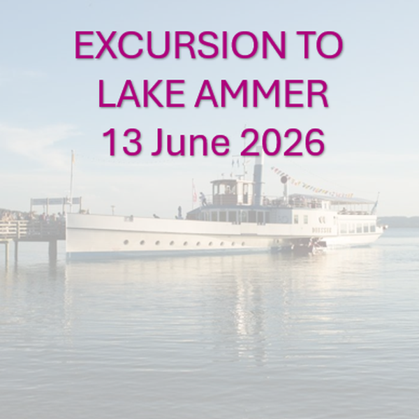 Blick auf Passagierschiff am Anleger vom Ammersee