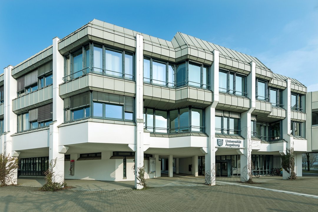 Auf dem Bild sieht man das Präsidiumsgebäude