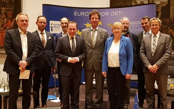 Podiumsdiskussion