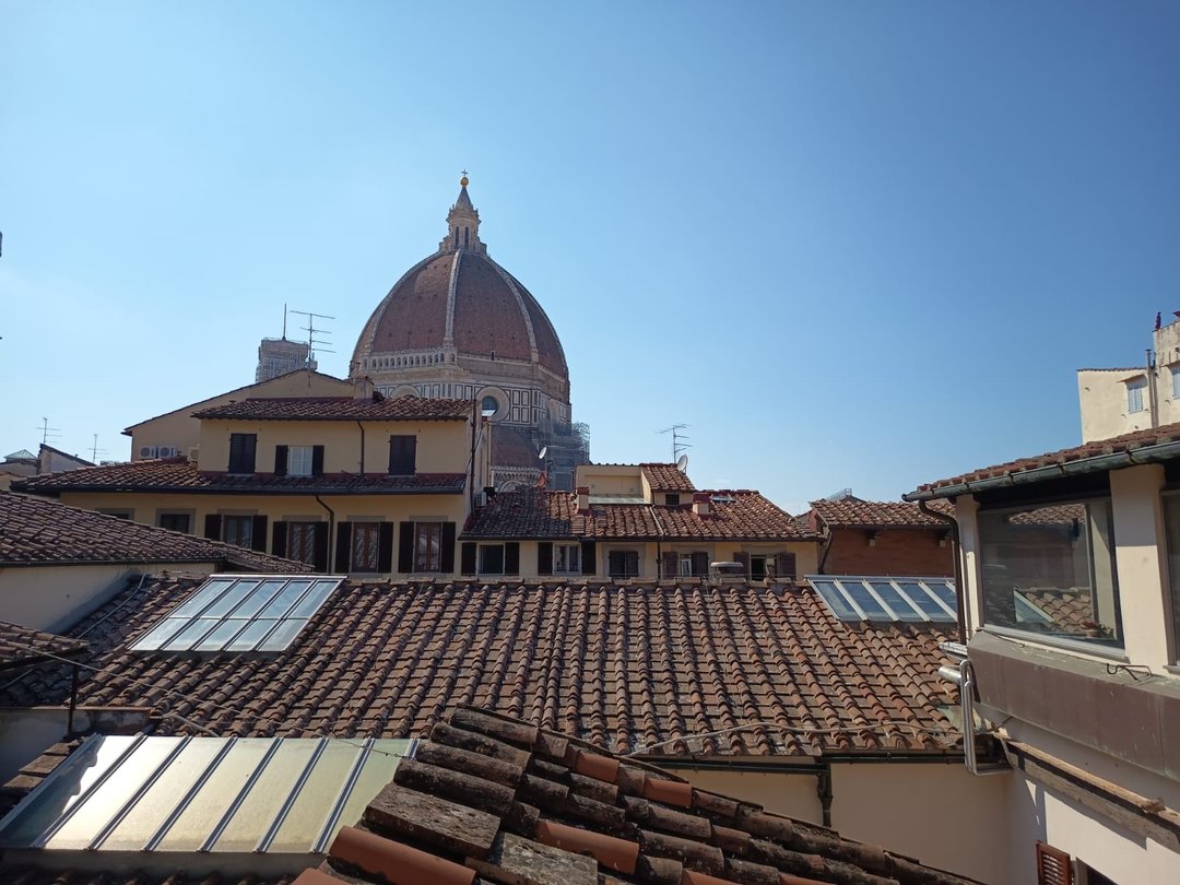 Blick auf Dächer und die Domkuppel von Florenz