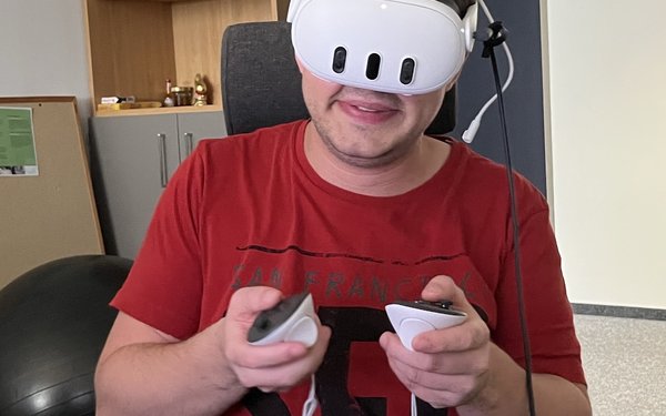 Person mit XR-Headset