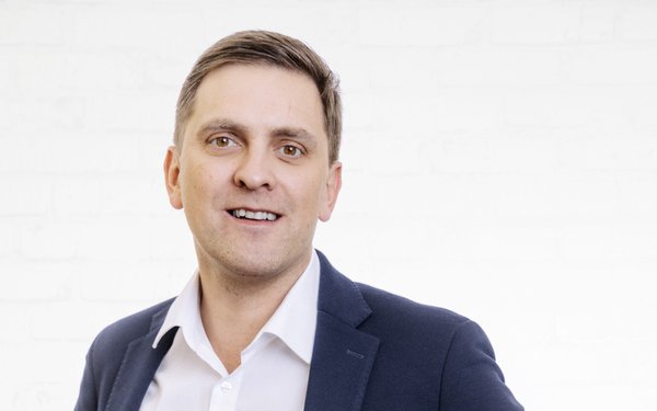 Portrait von Tobias Schiffelholz