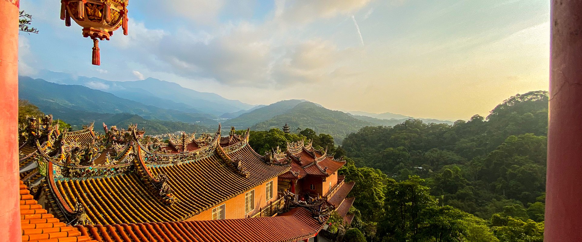 Taiwan_Temple-south-of-Taipei_Scheuermann