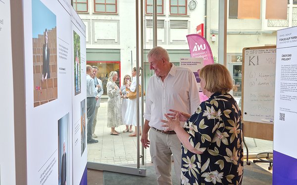 Daniel Biskup-Vortrag im Pop-up-Store der Universität Augsburg