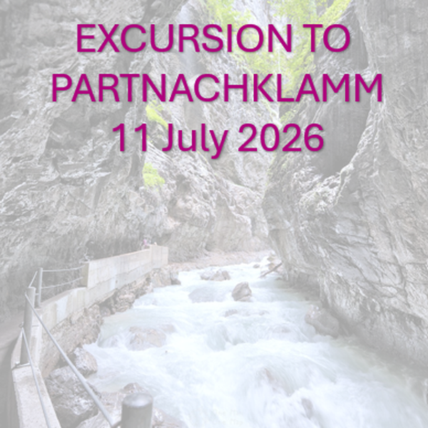 Blick auf die Partnachklamm, wie Gletscherwasser durch die Felsenge sprudelt