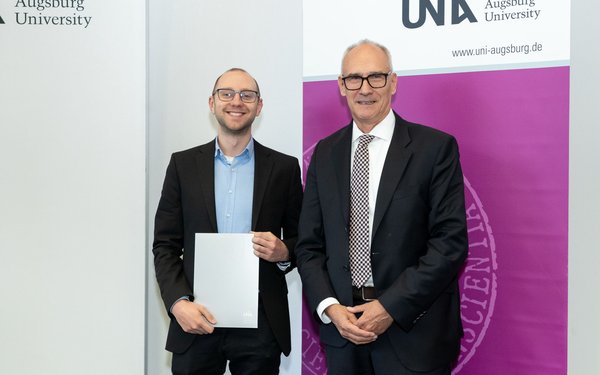 Dominik Müller erhält den 2024 Science Award der Stiftung der Universität Augsburg