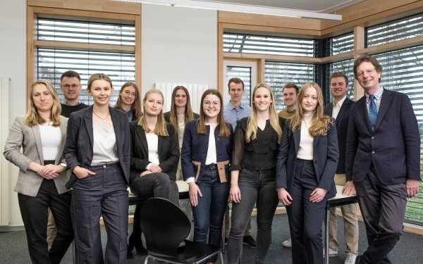 Gruppenbild Lehrstuhl Professor Moellers
