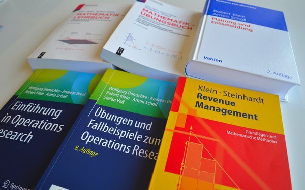 Zusammenstellung der von Prof. Klein mitverfassten Lehrbücher