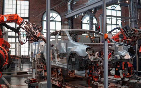 Fließband-Produktion eines Autos