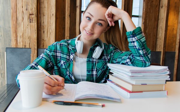 Studentin beim Lernen
