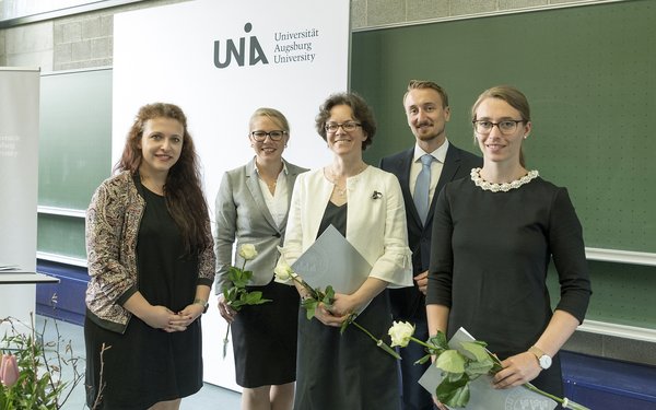 Foto der Preisverleihung anlässlich der Akademischen Jahresfeier