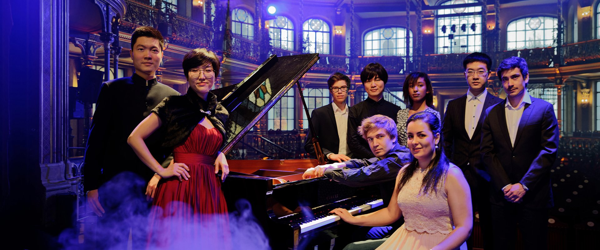 Gruppenbild Künstler beim Tastenzauber 2019 im Parktheater Göggingen