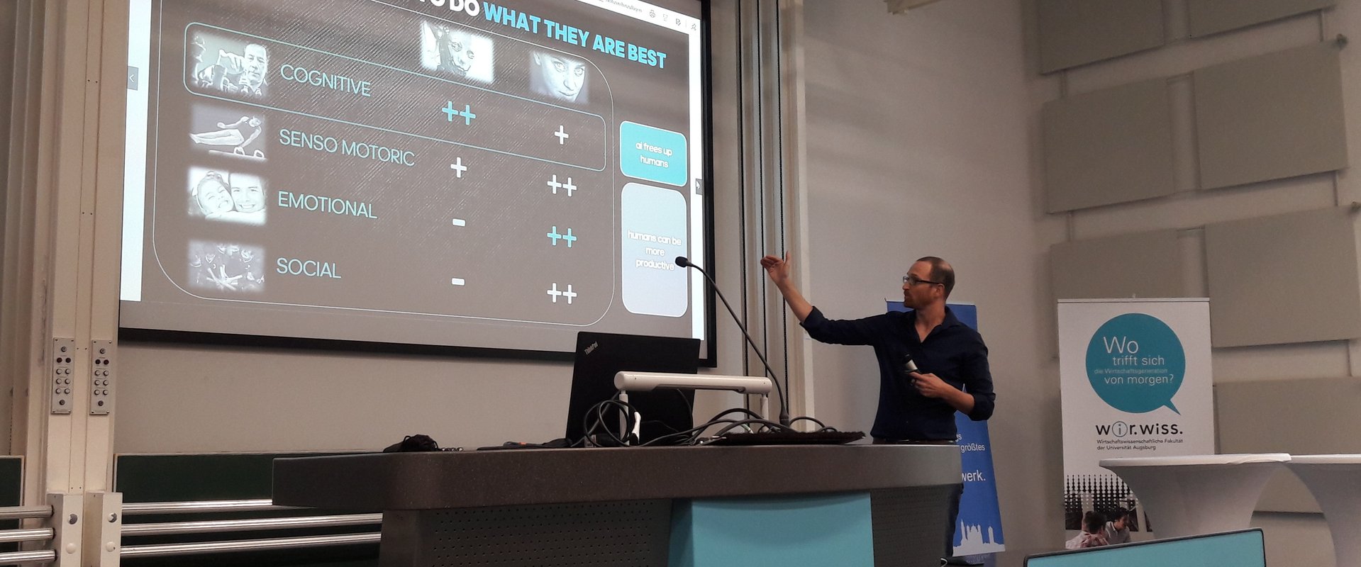 Dr. Holger Kömm (adidas AG) giving a presentation at the second Augsburger Marketing Tag