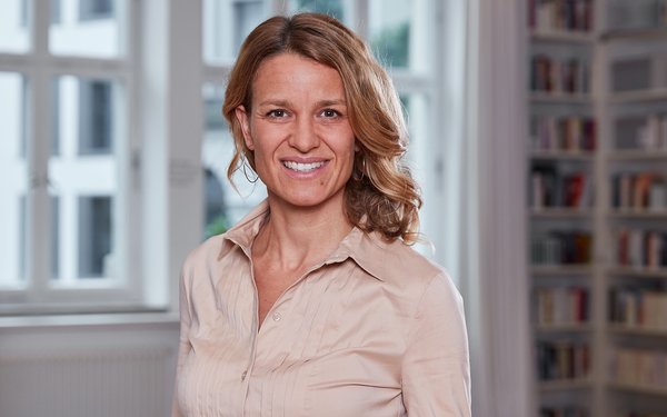 Portraitfoto von Frau Professorin Dr. Klass