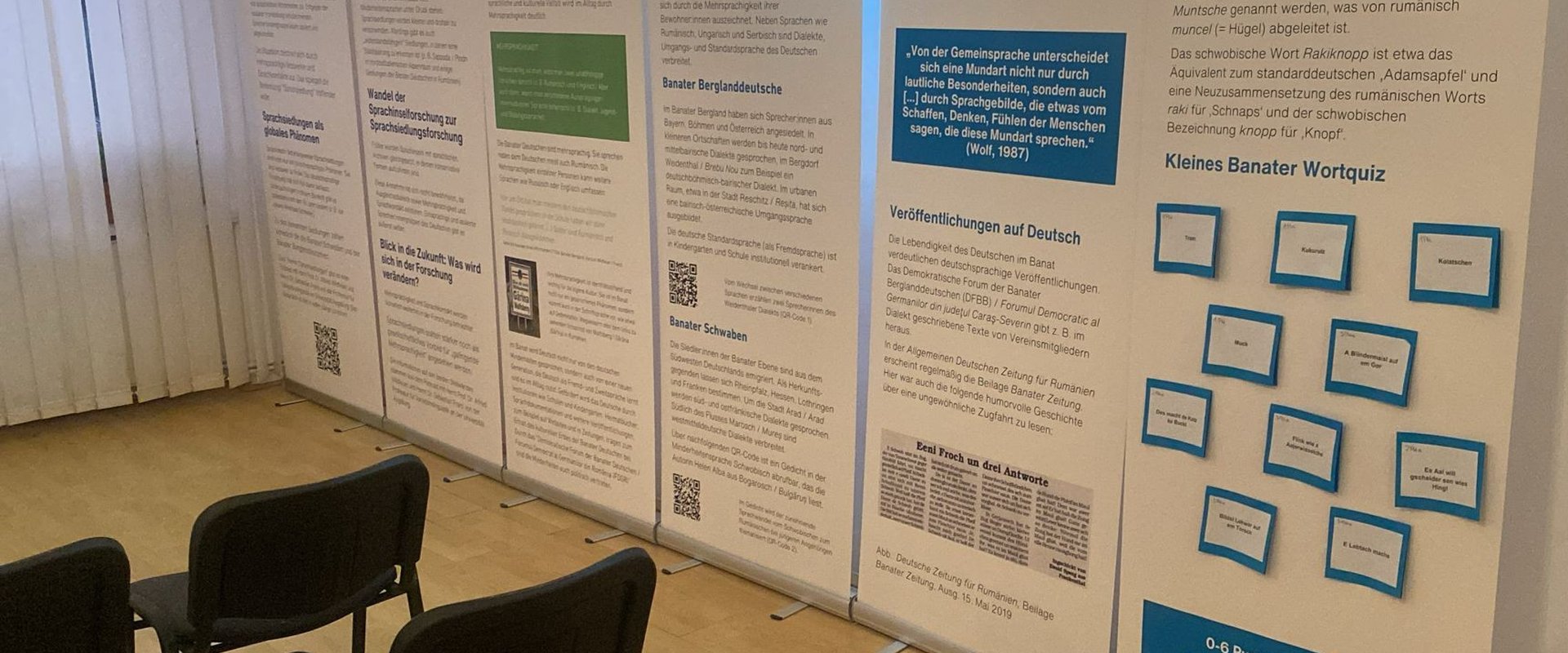Es ist ein Teil der Stellwandausstellung während der Deutschen Kulturdekade 2025 im Banater Bergland zu sehen.