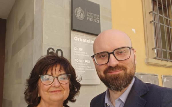 Stefano Miani und Raffaella Setti vor der Uni Florenz