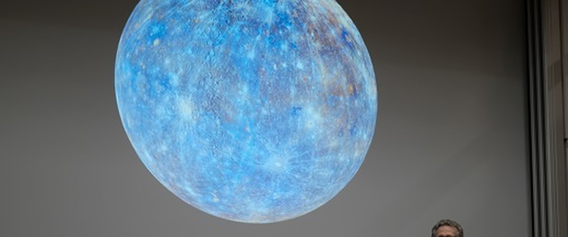 Planet with magnetic sphere