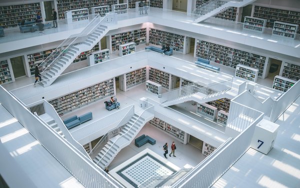 Innenansicht der Bibliothek Stuttgart