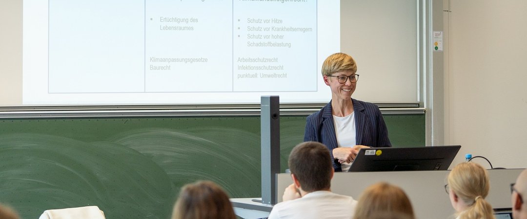 Prof. Dr. Kießling während ihres Vortrags.