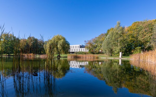Campus See der Universität Augsburg