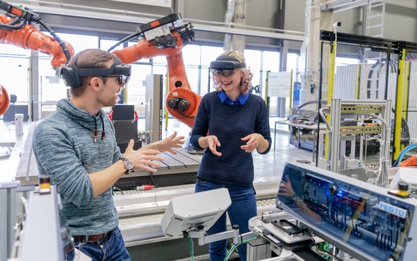 Personen mit VR-Brillen